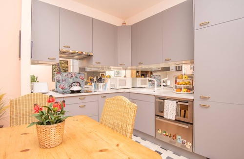 Menaggio Apartment | Stunning Views, Perfect Location, Walk To All Facilities
