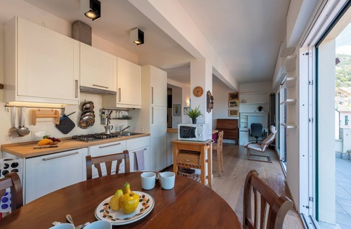Bogliasco Apartment | The Blue Window Apartment In Bogliasco, Bogliasco, Italy