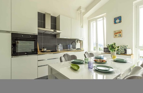 San Fermo della Battaglia Apartment | The Castle in San Fermo Della Battaglia