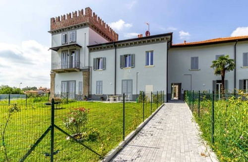 San Fermo della Battaglia Apartment | The Castle in San Fermo Della Battaglia