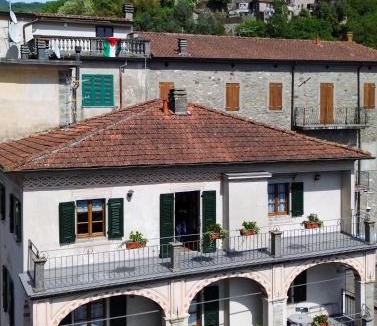 Bagnone Apartment | The River House