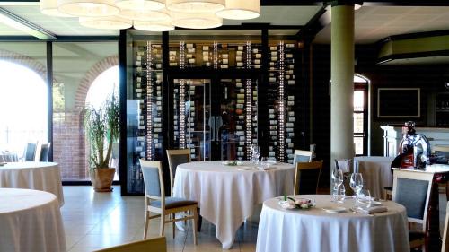 Serralunga d'Alba Hotel | Tota Virginia Antico Podere