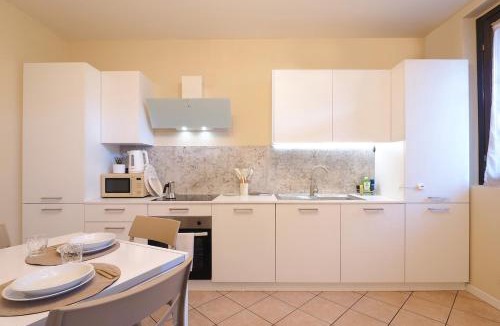 Paratico Apartment | Tower & Lake Holiday