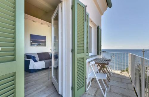 Campo nell'Elba Apartment | Trilocale Montecristo - vista su mare e tramonti