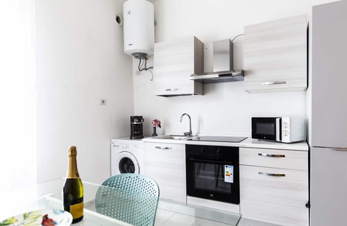 Opera Apartment | Trilocale Noverasco IEO 1