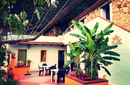 Gonnesa Apartment | Triple room with shared pool and kitchen, Wi-Fi and air conditioning