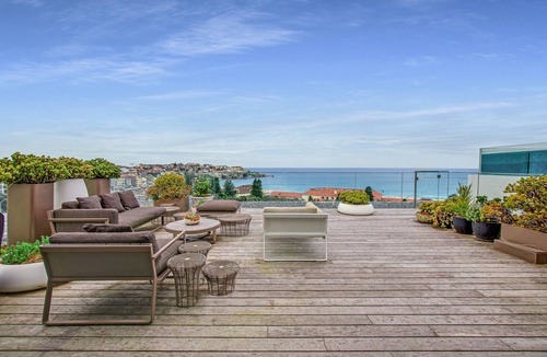 Bondi Beach Apartment | Two Level Penthouse with 180 Degree view of Bondi Beach