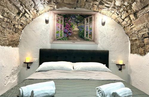 Torno Apartment | Unique Romantic Cave with air conditioner