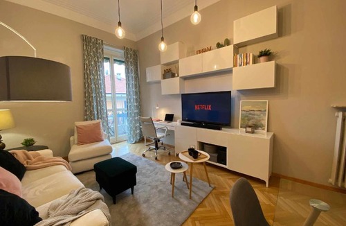 Cit Turin Apartment | Urban Jungle apt - Self Check-in, Metro, Train