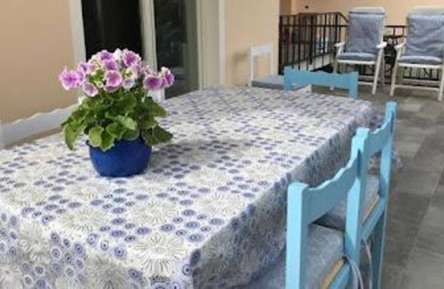 Poggio dei Pini House | Vacation Home "Villa Margherita" with Private Terrace, A/C & Wi-Fi