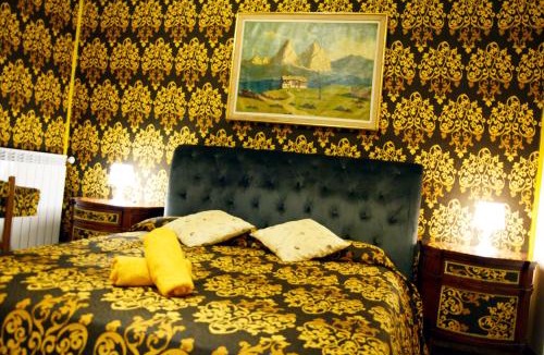 Castello House | Venice Rainbow Apartment San Marco