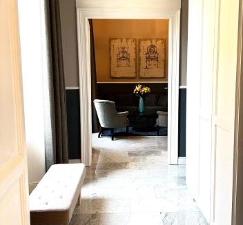 Rome Province Apartment | Via Veneto Luxury House