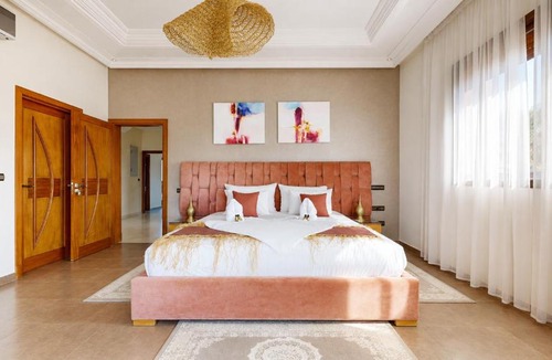 Menara House | Villa Amroth