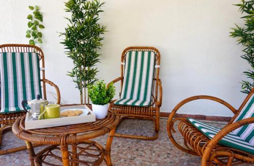 Quartu Sant'Elena Apartment | Villa Aurelia -Seafront Apartment with Patio