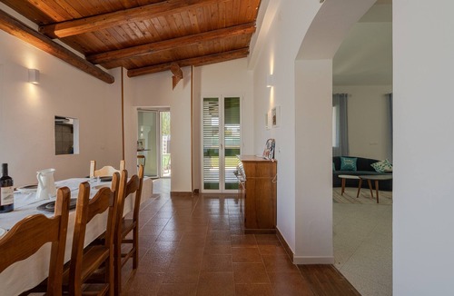 Fontane Bianche Villa | Villa 'Benedetta' with Sea View, Wi-Fi and Air Conditioning