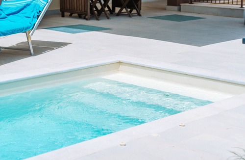 Quartu Sant'Elena Villa | Villa 'Delle Viole' with Private Pool, Wi-Fi and Air Conditioning