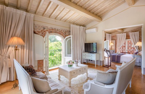 Pieve a Nievole Villa | VILLA DOLCE VITA - Thirteen Bedroom Villa, Sleeps 26