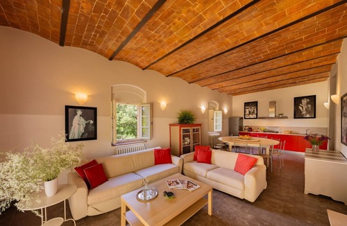 Gambassi Terme Villa | Villa Linchiano with Private Pool for 11 Guests