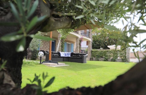 Badesi Villa | Villa Matilde - Paradiso Costiero, Fronte Mare, Terrazzo e Parcheggio Privato