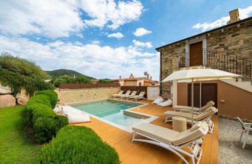 Chia Villa | Villa Sa Rocca Junior & Suite