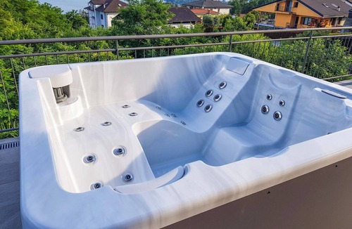 Cresseglio Apartment | Villa Spa Nipotine A by Lago Reisen