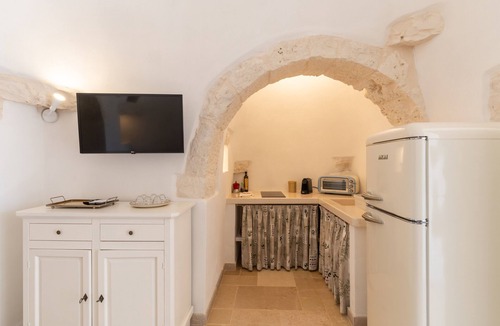Ostuni Villa | Villa 'Trullo White Dream Con Piscina' with Private Pool, Wi-Fi and Air Conditioning