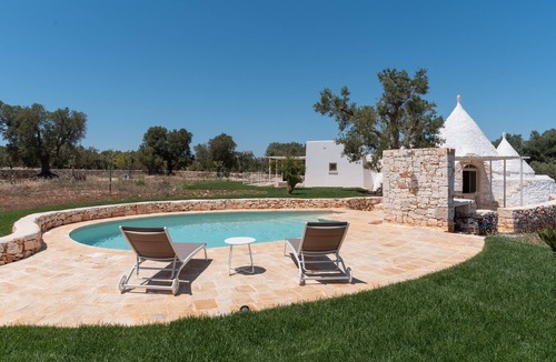 Ostuni Villa | Villa 'Trullo White Dream Con Piscina' with Private Pool, Wi-Fi and Air Conditioning