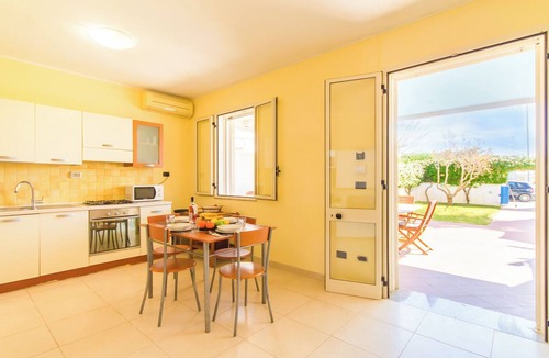 Torre dell'Orso House | Villetta Relax with Garden, Pool and BBQ, Melendugno, Italy