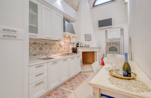 Mesagne Apartment | Volta Apartment with Private Terrace, Wi-Fi and Air Conditioning