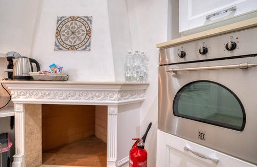 Mesagne Apartment | Volta Apartment with Private Terrace, Wi-Fi and Air Conditioning