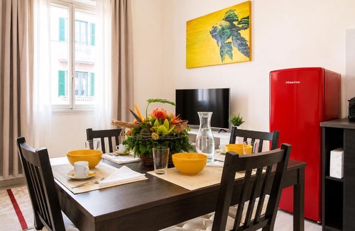Le Cure Apartment | Wall Up Apartment