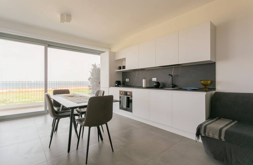 Municipio 1 Apartment | Wanderlust Experience | La Brezza di Mare