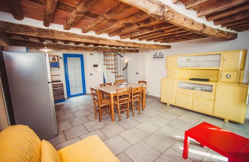 Massa Apartment | Wohnung 'Seventh Heaven' mit Gemeinschaftspool by Interhome