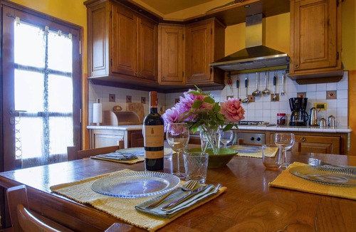 Coreglia Antelminelli House | Wonderful private villa for 4 people with WIFI, A/C, TV, terrace and pets allowed