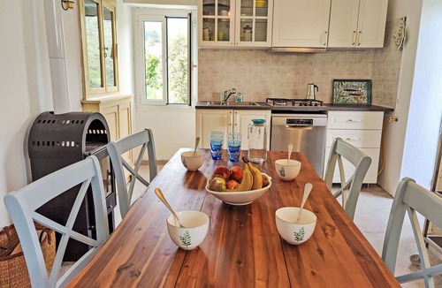 Valloria House | Wonderful private villa for 5 people with WIFI, pool, TV, patio and pets allowed