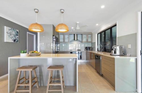 Mooloolaba House | YALLA24-Luxury Resort Style Home