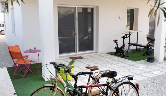 5 min from Scoglitti, Villa with pool and Sicilian sunsets