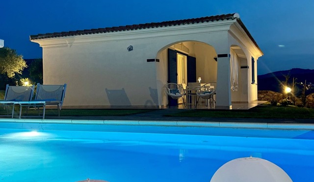 🏡Accommodation Rental 🏊Private Swimming Pool 🌊Sea view 🪴Private garden