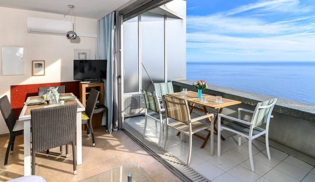 Air-Conditioned Apartment With Sea View Furnished Terrace & Parking