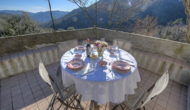 Antica Casa del Canto Peaceful Holiday Home, Garden, fast Wifi, Private Parking
