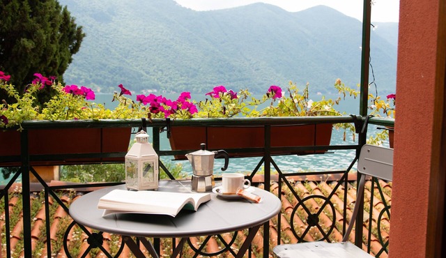Apartment 'Fogazzaro Lake View' with Lake View, Wi-Fi and Air Conditioning