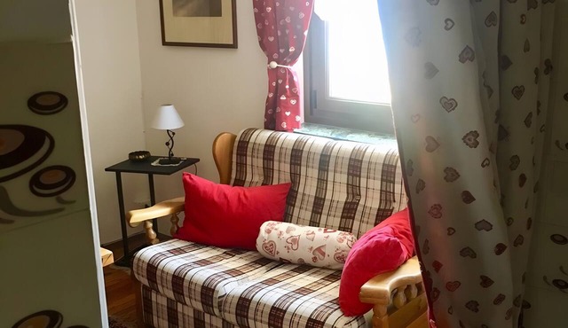 Apartment 'A Casa Di Zia Renny' with Mountain View, Shared Garden and Wi-Fi