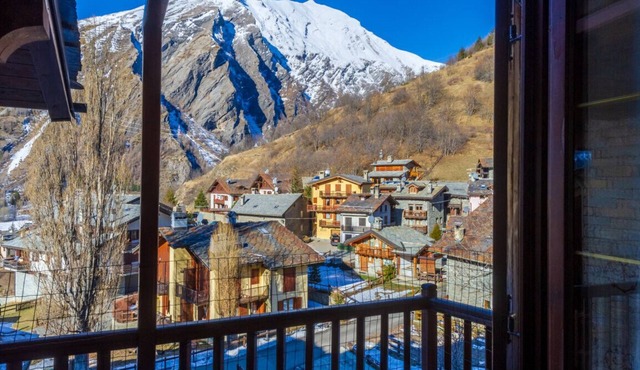 Apartment Adèle- Wifi - Garage and beautiful view.