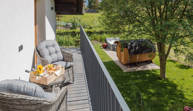 Apartment 'Alpenrose' with Mountain View, Shared Terrace and Wi-Fi