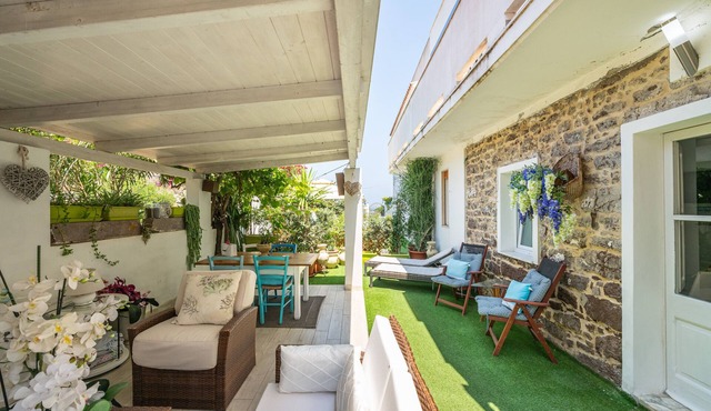 Apartment 'Casa Nora' with Private Terrace, Wi-Fi and Air Conditioning