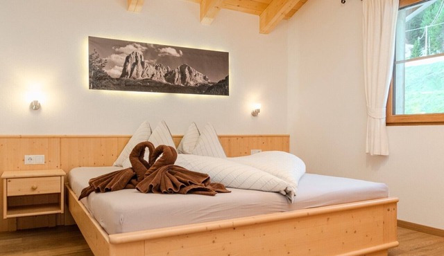 Apartment 'Dolomiten' with Mountain View, Shared Garden and Wi-Fi