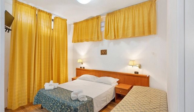 Apartment Hotel H Pompeii Ruiins - Standard Triple Room 7
