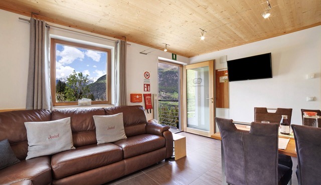 Apartment 'Joshof Bergblick' with Mountain View, Balcony and Wi-Fi