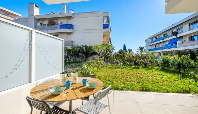 Apartment 'Le Jasmin' with Private Terrace, Wi-Fi and Air Conditioning