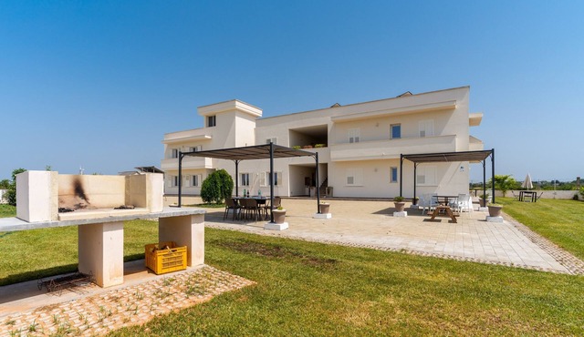 Apartment 'Le Scuderie 8' with Shared Pool, Wi-Fi and Air Conditioning
